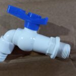 CANILLA DE PVC MEDIA PULGADA