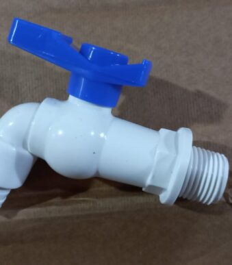 CANILLA DE PVC MEDIA PULGADA