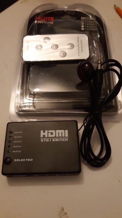 SWITCH HDMI SMF7808 1 ENTRADA 5 SALIDAS CON CONTROL REMOTO