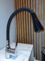 Griferia monocomando negra flexible con duchador mod.: B0717