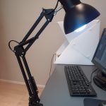 velador de escritorio con 2 brazos para foco enchufe 220v mt-811