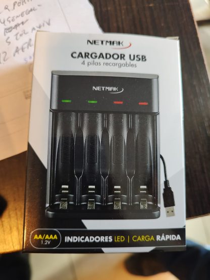 CARGADOR USB PARA 4 PILAS NETMAK