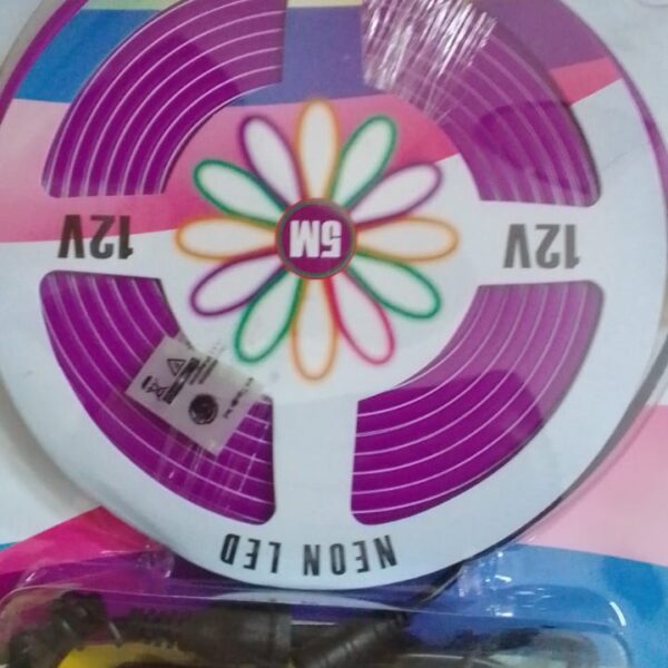 luz de neon con fuente violeta el4