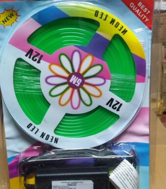 luz de neon con fuente verde