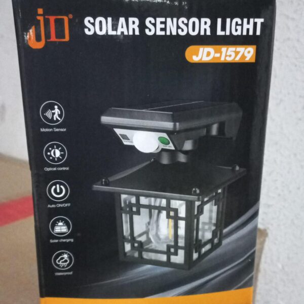 LAMPARA SOLAR CON SENSOR Y BATERIA 1579