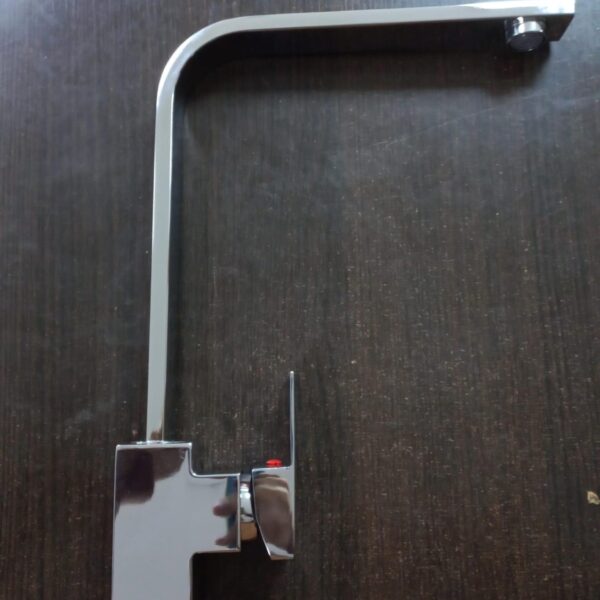 Griferia Premium monocomando cocina alto recto p500/grif13