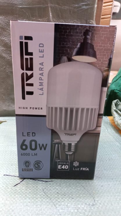 foco galponero trefi 60w con estructura de aluminio zocalo e40