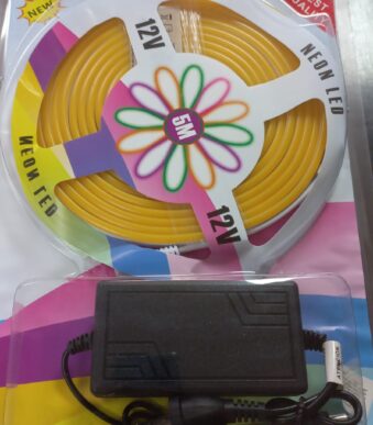 luz de neon con fuente amarilla