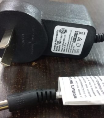 fuente 12v 1 am suelta
