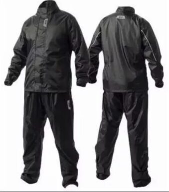 piloto traje de lluvia