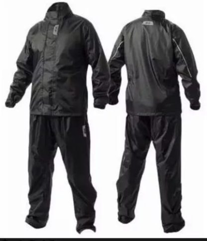 piloto traje de lluvia