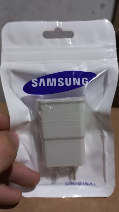 cargador usb patas argentinas
