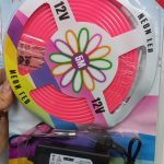 luz led tipo neon con fuente color rosa