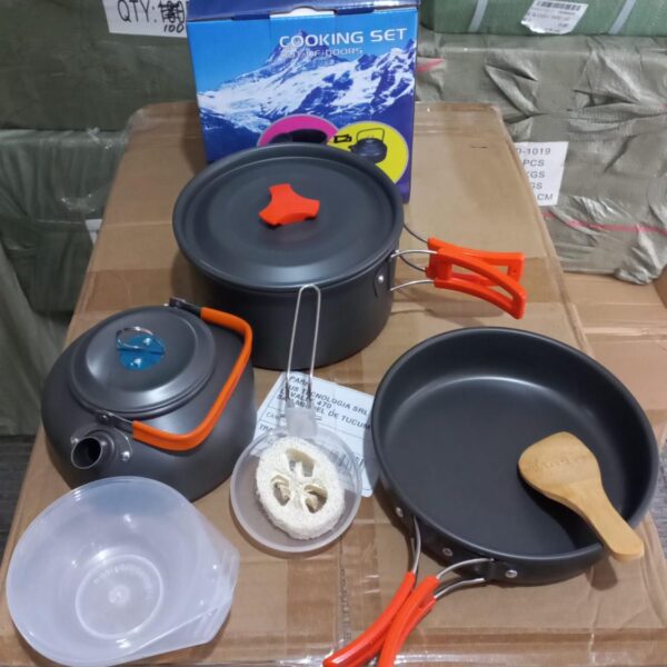 juego de ollas ultraligero de camping ds-308 con pava