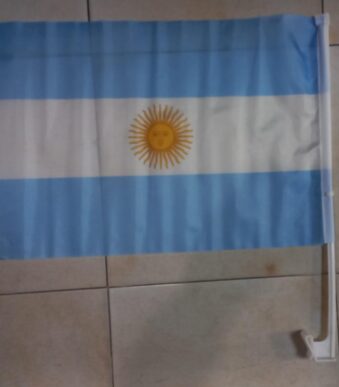 BANDERA ARGENTINA 90X150CM CON BRAZOS WVF-27