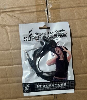 AURICULAR CON MICROFONO EN BOLSITA 3.5MM PLUG HOUSING SUPER BASS