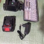 LUZ REFLECTOR PORTATIL CON BATERIA PROFECIONAL TIK TOK F84