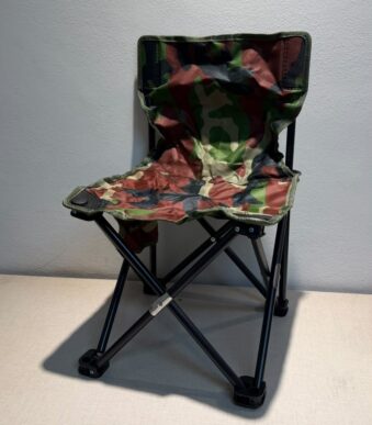 SILLA PLEGABLE CAMPING MILITAR CON BOLSILLO AL COSTADO EA-226