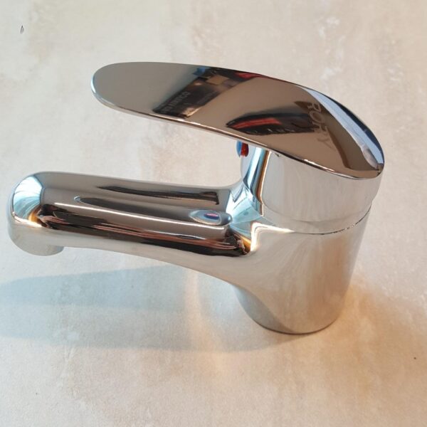 Griferia monocomando corto de mesada mod.: C0034